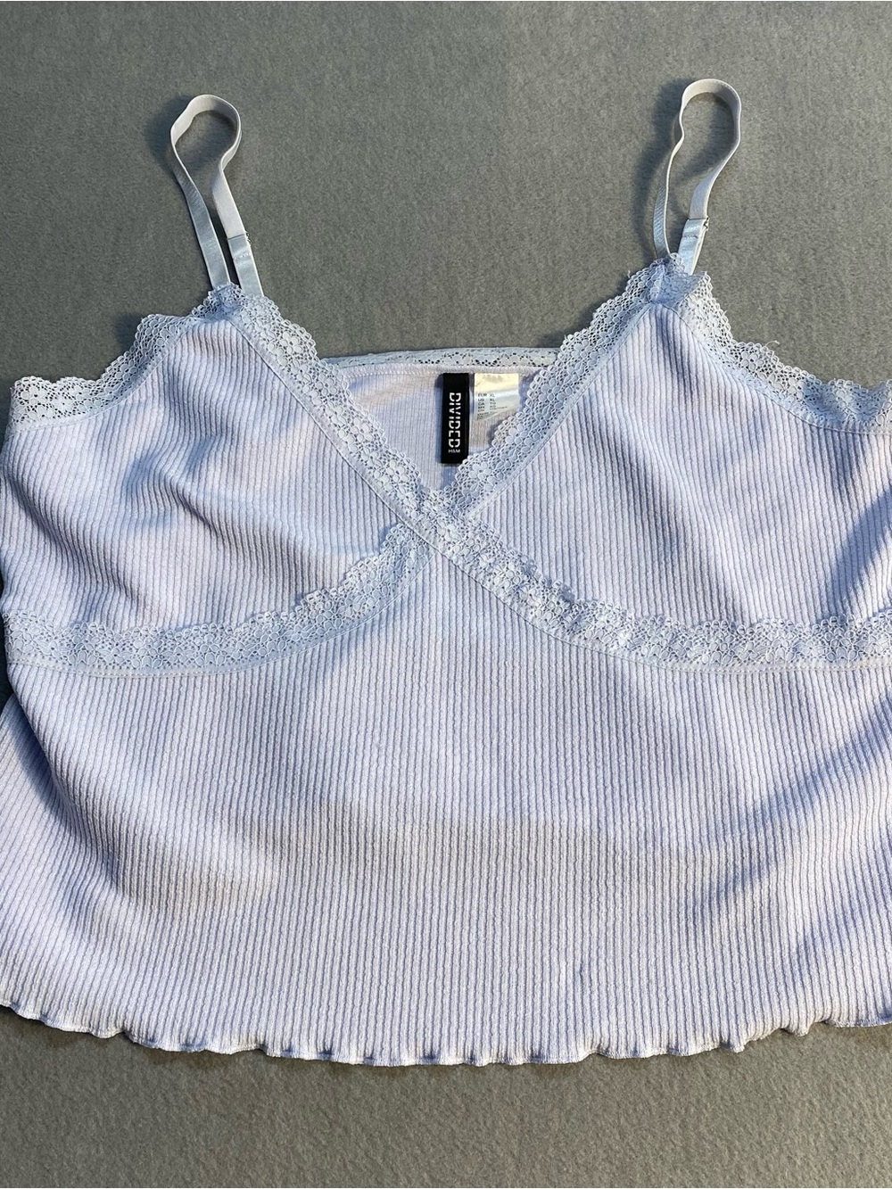 H&M Divided women’s Pale Blue Ribbed Lace-Trim Cami, adjustable straps, size XL